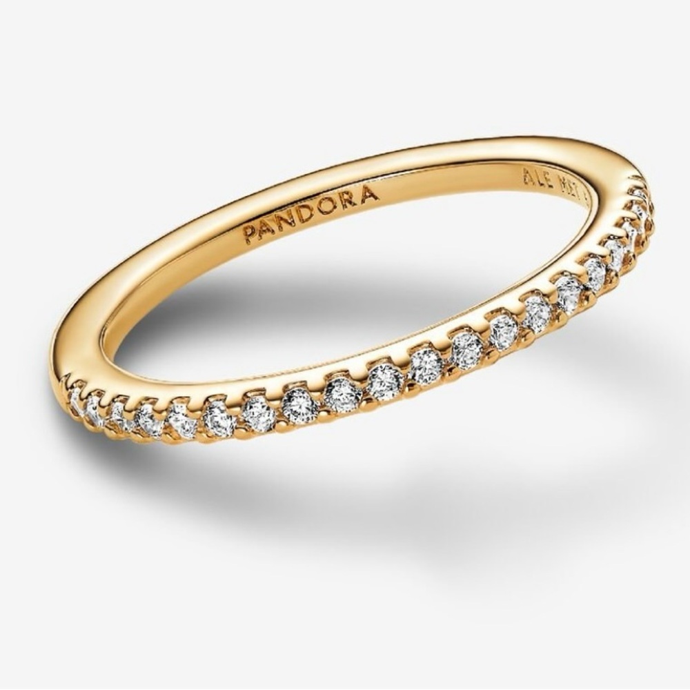 Pandora 14K Gold Plated Women's Sparkling Band Ring.